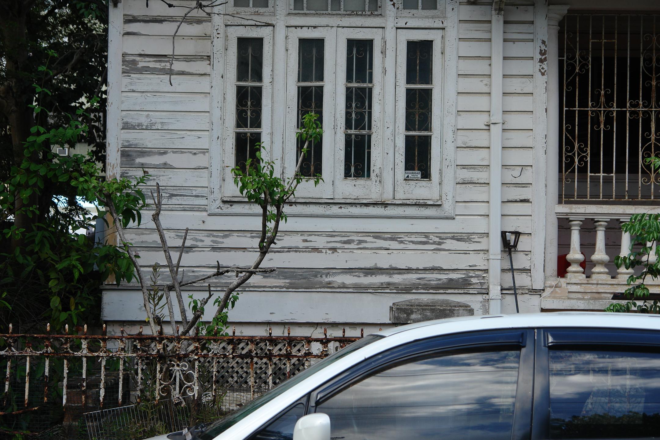 Casa en la calle McKinley 665 - San Juan (Miramar) - 2011 00015